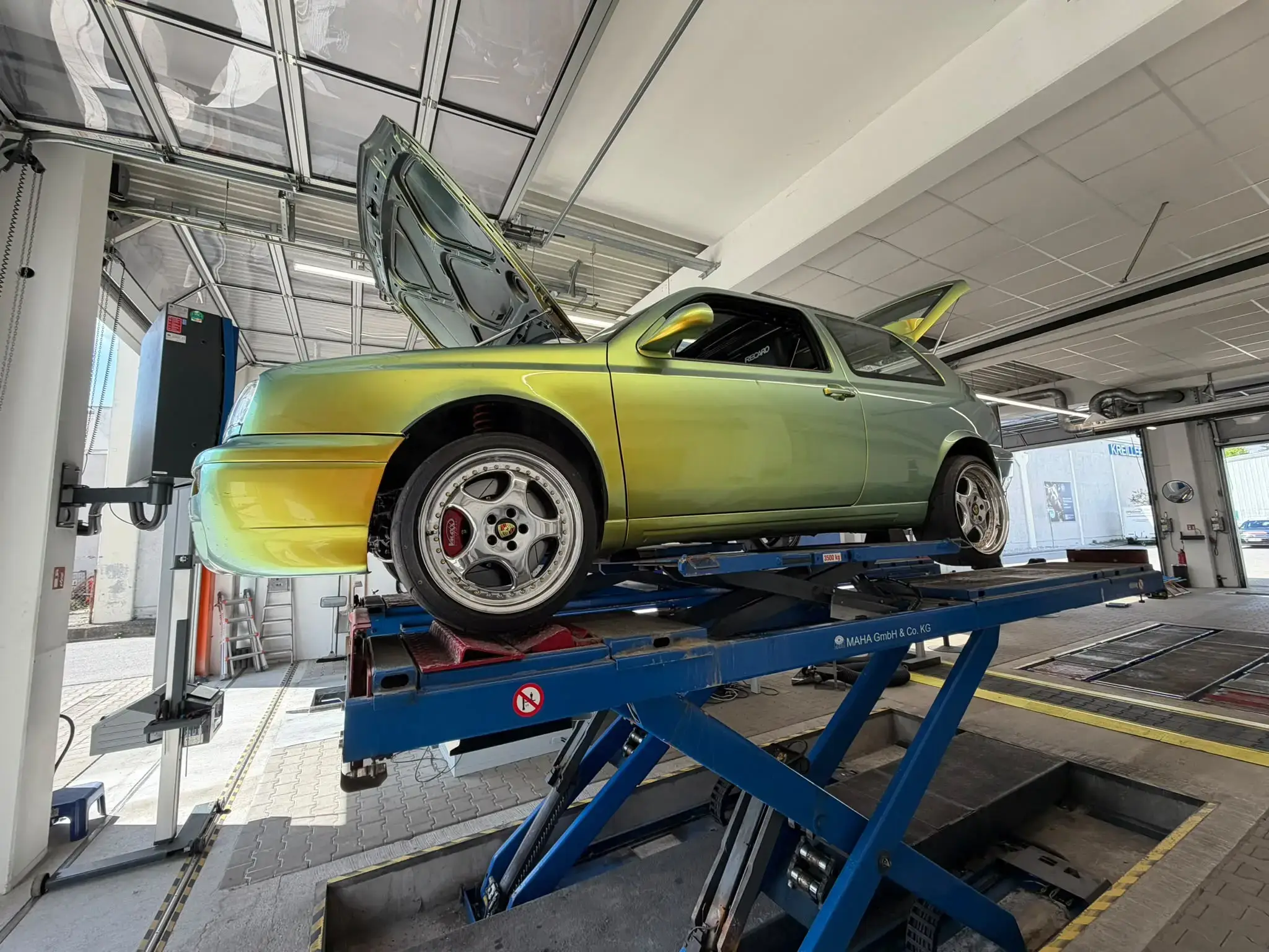 vw-corrado-tuning-hebebuehne-seitenansicht
