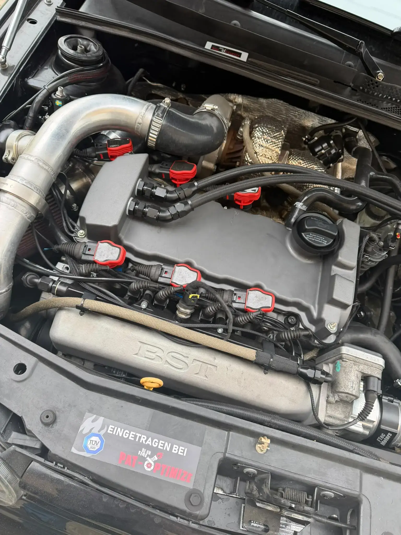 vw-turbo-umbau-bst-ansaugbruecke-motorraum-detail-01