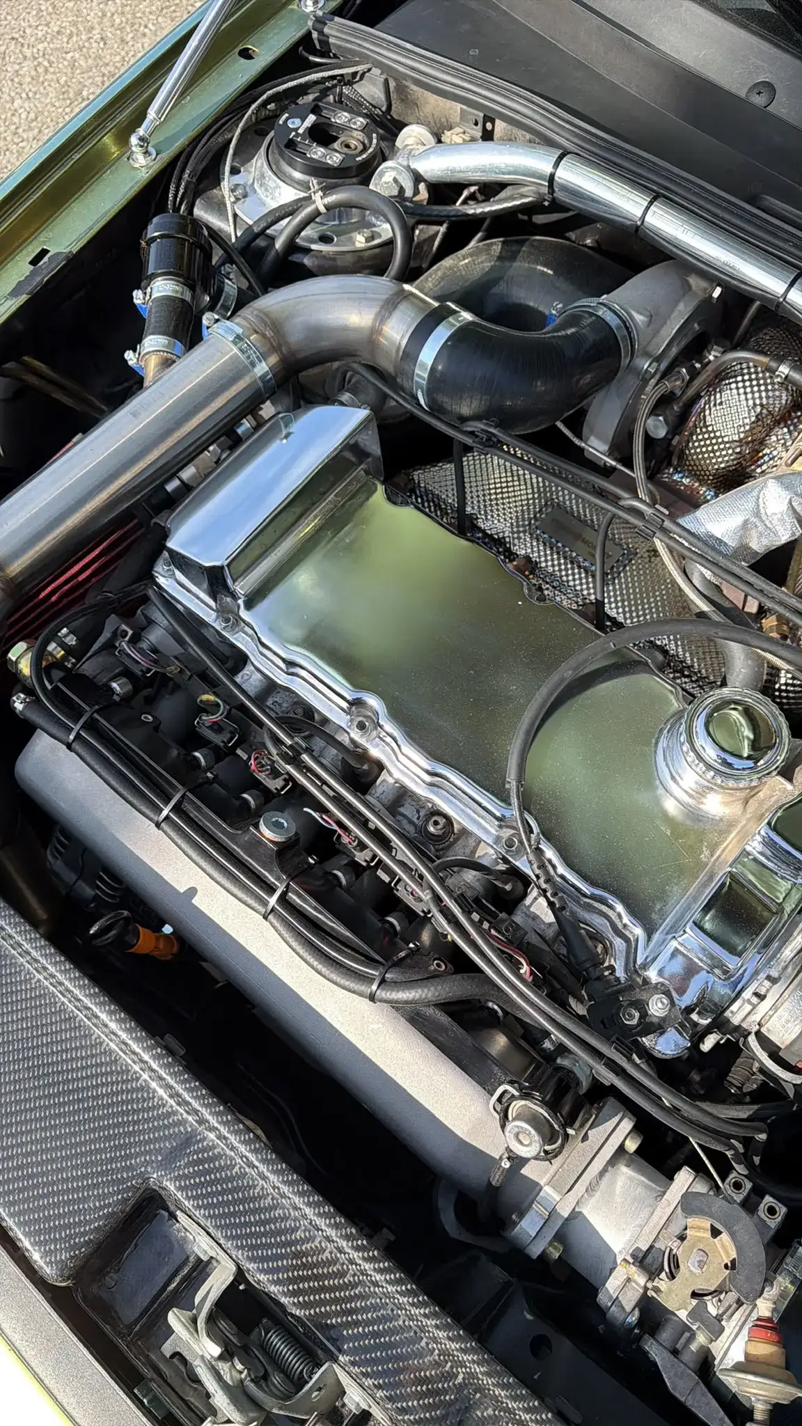 vw-turbo-umbau-verchromter-ventildeckel-detail
